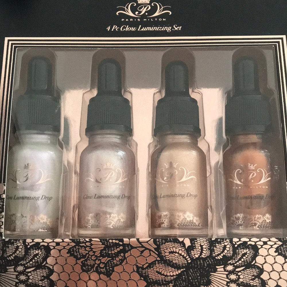 Paris Hilton Highlighting Face set.